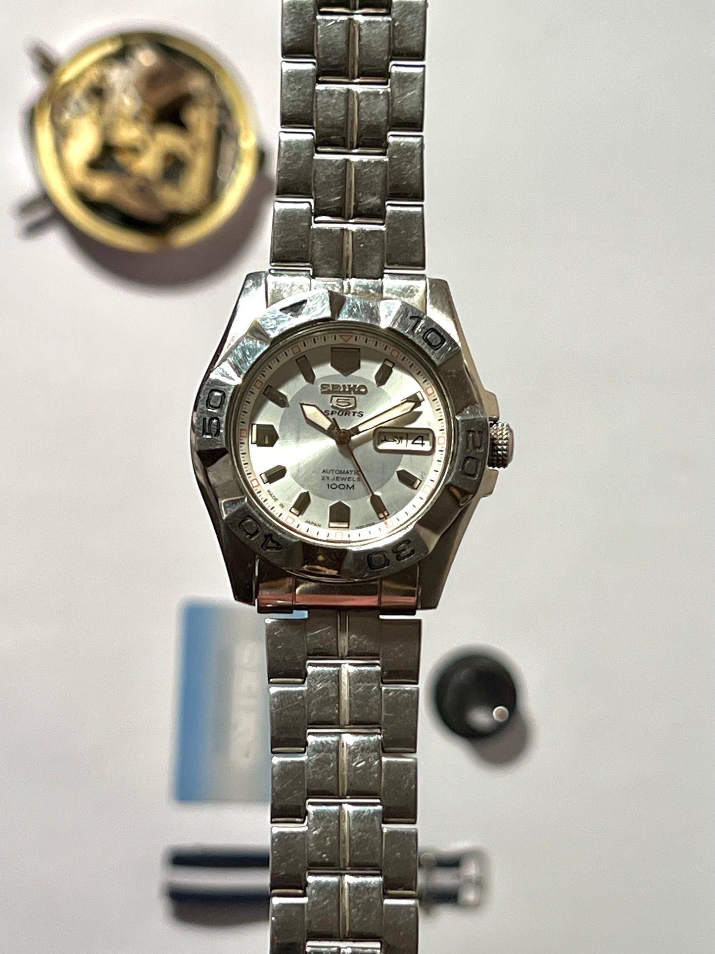 Seiko 5 SNZH87J1 Automatic Men’s Watch – Japan-Made Sports Classic with 7S36 Movement