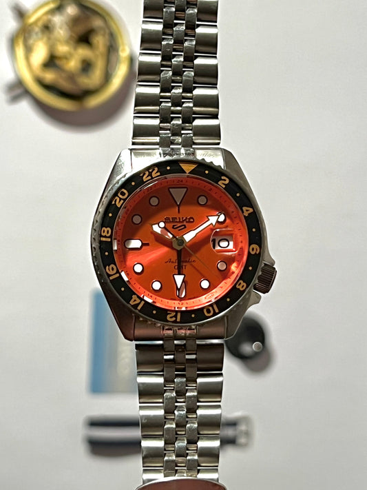Seiko 5 Sports SSK005 GMT Automatic Men’s Watch – “Mikan Orange” Japan-Made Classic